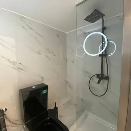 Sdm With Jacuzzi,pool And Sauna * Piraeus