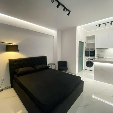 Sdm With Jacuzzi,pool And Sauna * Piraeus