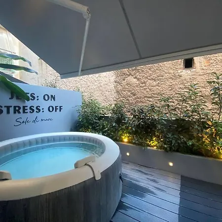 Sdm With Jacuzzi,pool And Sauna Apartment